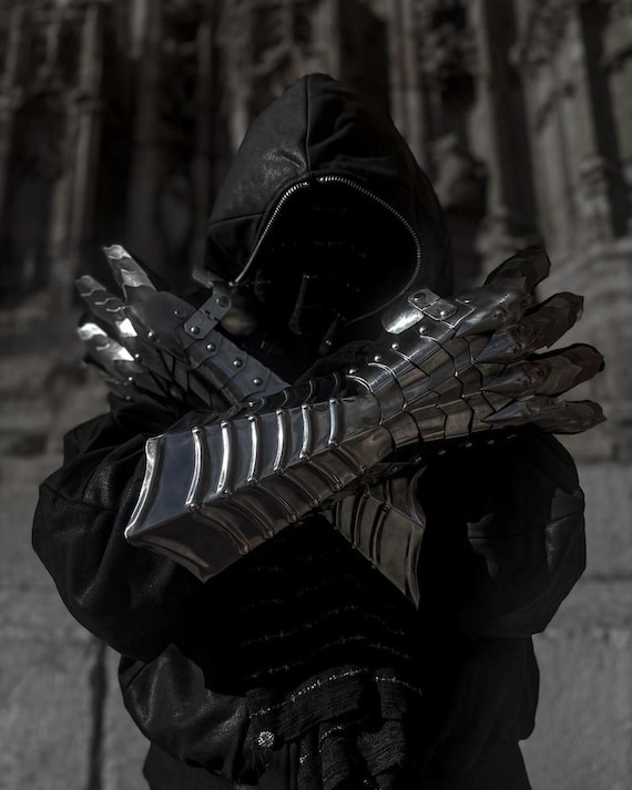 Ringwraith nazgul silver gauntlets | handmade medieval steel gauntlets | fantasy dark knight armor | larp cosplay battle gloves