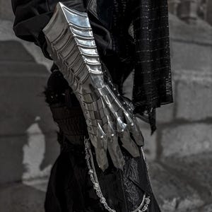Ringwraith nazgul silver gauntlets | handmade medieval steel gauntlets | fantasy dark knight armor | larp cosplay battle gloves image 3