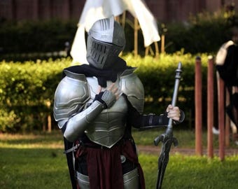 Traje de armadura de caballero medieval de cuerpo entero: disfraz de cruzado de acero