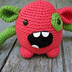 Amigurumi Pattern - Buster the Monster - English Version - Crochet Amigurumi Monster PATTERN ONLY