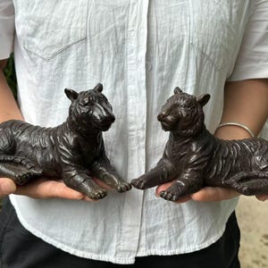 Pair Copper tiger Wildcat Statue Fortune Fengshui Figure Showpiece wealth Decor Recumbent Big cat Good Luck Housewarming christmas Gift D469