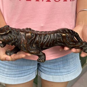 Copper Wildcat Statue Zodiac Tiger Design Handmade Figure Showpiece Decor Recumbent Big cat Retro Good Luck Housewarming  Gift decor DE453