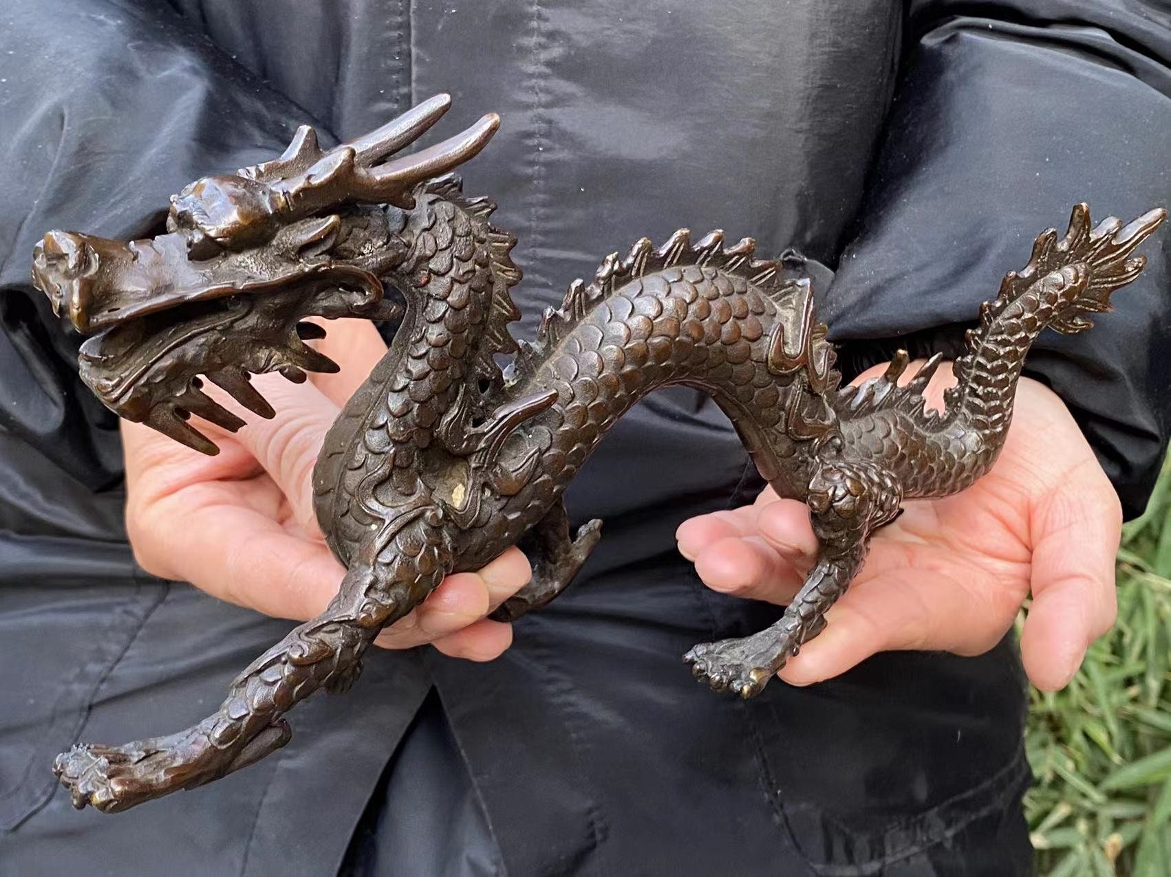 ドラゴンの銅製置き物60&30センチ 楽天市場】銅製 黒龍置物22cm (KM010) 【送料無料】（沖縄別途700円