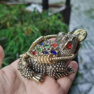 Wealth Golden Frog Toad Coin Fortune, Frog Feng Shui Toad LuckyOrnament, Three Legged Golden Toad Family Car Coffee Table Office Decor min21