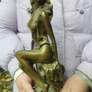絶妙なヴィンテージ銅製女性像。ヴィンテージ女性淑女彫刻置物。レトロな装飾女性像。銅製ギリシャ女神室内装飾。