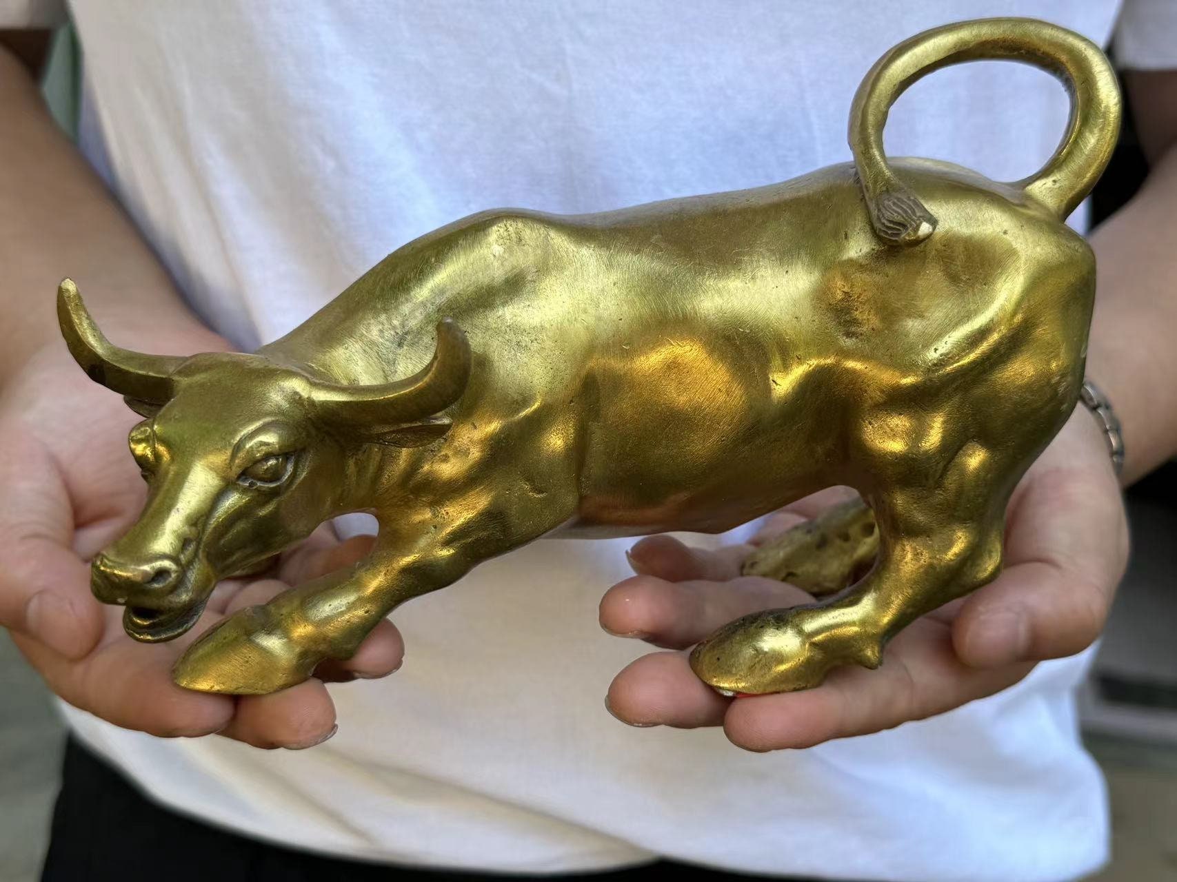 彫像の装飾品の彫刻牛の彫像の家の装飾リビングルームの彫刻工芸品動物 