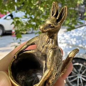 Copper kangaroo Statue, Australia Lucky animal Figure, Home Desk Ornament Miniature, Copper Simulation Kangaroo, Muscular Kangaroo DE235