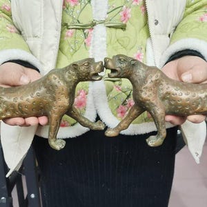 Pair Copper Metal Cougar Leopard Panther Statue Sculpture Figure Big Cat Modern Metal Gold Leopard Panther Cheetah Art Ornament Animal M10