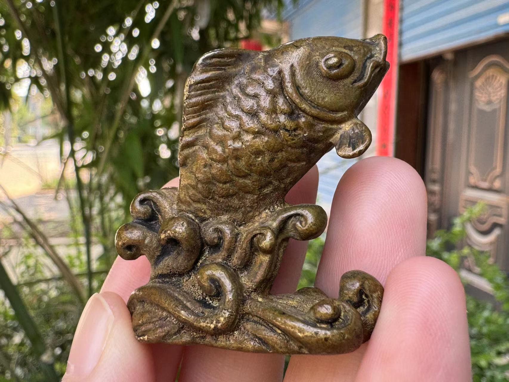 銅製の魚の彫刻 風水の装飾 小さな装飾品 真鍮製のミニチュア魚の像 