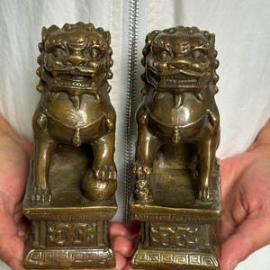 Pair Asian Copper Evil Fu Foo Dog Lion Statue Pair Signed,Old Antiques Chinese Bronze Fu Foo Dog Guardian Lion Statues,FengShui wealth DE323
