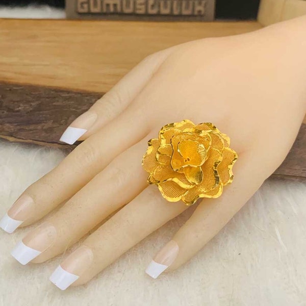Delicate golden flower ring, gold-plated 925 Sterling Silver turkish jewellery, ruffled floral motif lace ring