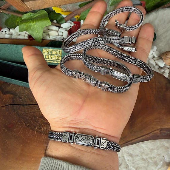 Cihan Albora Midyat Straw Silver Bracelet Model From Uzakşehir TV