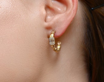 14 K Solid Gold Huggie Hoop Earrings 19 mm • Baguette Hoop Earrings • Gold Huggie Earrings • Huggies Earrings • Zircon Baguette