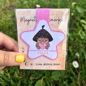 Marcapáginas de la colección de Acornelia. Libros que son cinco estrellas, y lo sabes. Separador de páginas de bellota kawaii.