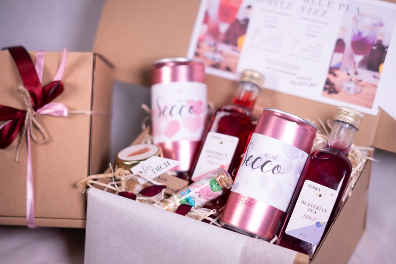 Personalisierte Geschenkbox Freundinnen, Geschenkset Cocktail, Geschenk zum Einzug, Geschenke für Freundin, Mädelsabend, Geschenk handmade zdjęcie 2