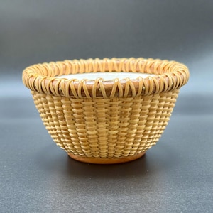 4 1/2” Nantucket Lightship Round Basket w/ White Porcelain Liner
