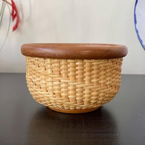 Nantucket 4” Round Basket w/ Spiral Weave Design