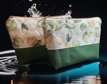 キャンバス地のコスメポーチ。ハンドメイドで洗えます。