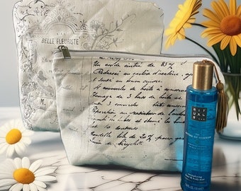 キルティングのコスメバッグ。トイレタリーバッグ。白いバッグ