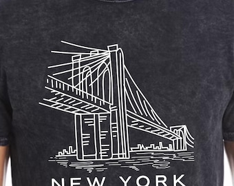 Hand-Drawn NYC Skyline Graphic Tee, Brooklyn Bridge New York Shirt, Vintage Drawing NYC Top, Urban Streetwear Shirt, New York DELUXE T-Shirt