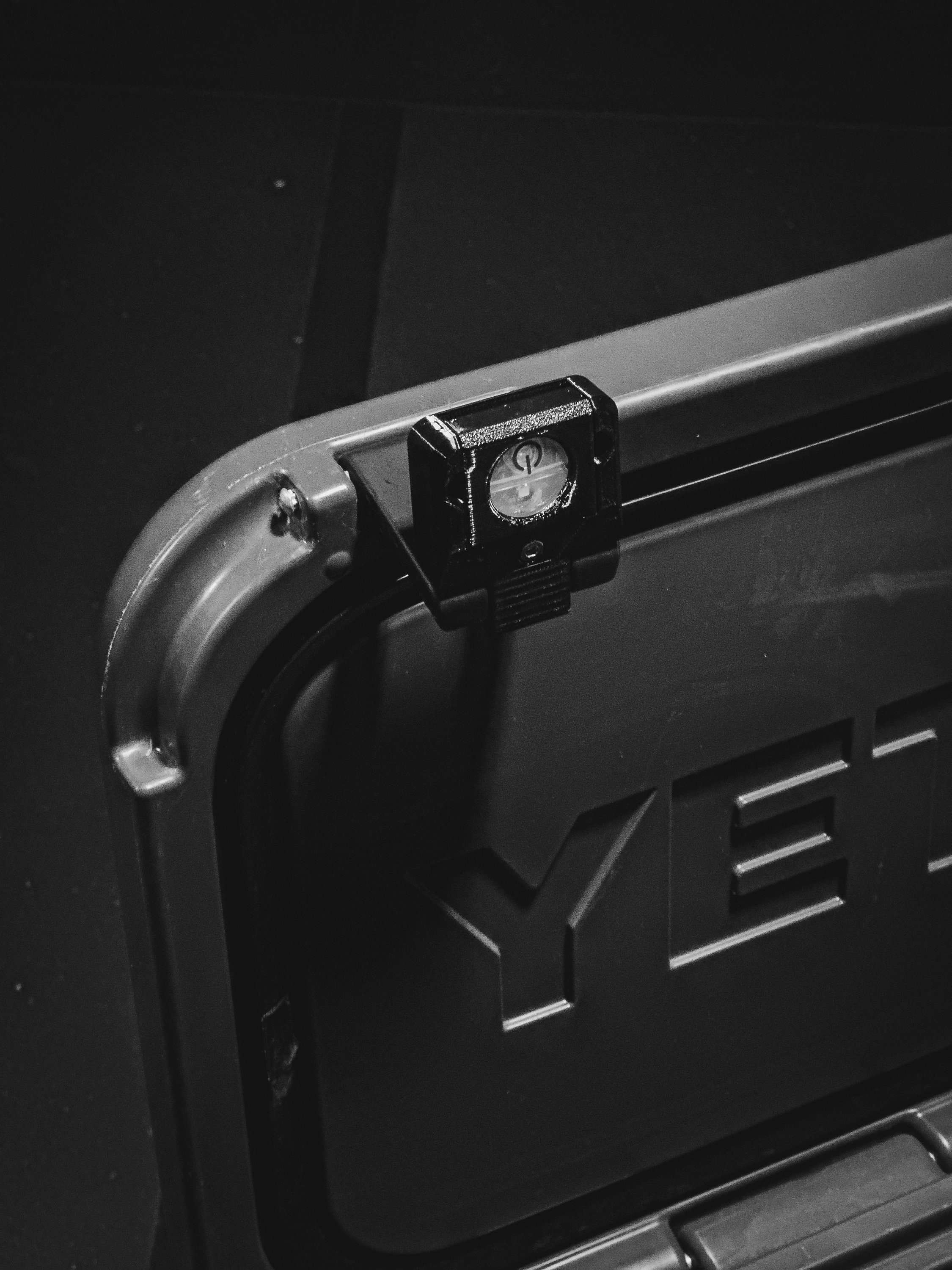 LightLatch - Yeti Roadieクーラー用LED対応交換用ラッチ - Etsy 日本