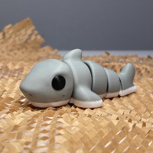 Mini-Shark Adorable Fidget Toy I Anxiety & Stress Reliving Gift For Shark, Sea life And Marine Fans I