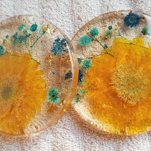 Coasters, 2pc Floral Vintage Epoxy Resin Coasters, Clear with Blue & Yellow Dried Florals, Housewarming Gift for Her, Furniture Protection