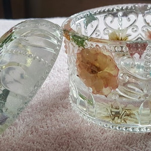 Floral Teasure Jar with Lid, Epoxy Resin Trinket Jar, Jewelry Jar, Keepsake Jar with Real Flowers and Rhinestone Butterflies