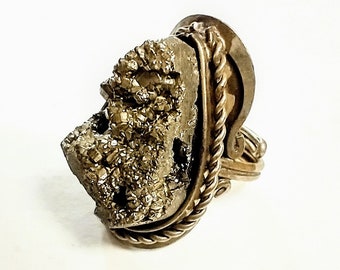 Adjustable Uncut Stone Ring. Handcrafted by artisans at The Fair Trade Store in Cusco, Peru. Alpaca Silver and Stone.