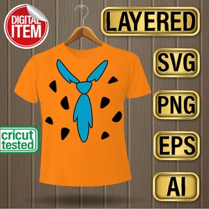 Puede incluir: Una camiseta naranja con una corbata azul y manchas negras en la parte delantera. La camiseta está en una percha y hay etiquetas doradas con las palabras "LAYERED", "SVG", "PNG", "EPS" y "AI" sobre un fondo de madera. Las palabras "DIGITAL ITEM" y "cricut tested" están en pegatinas.