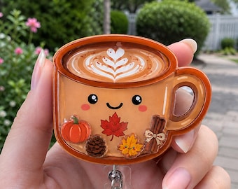 Herbstlicher Kaffeetassen-Shaker-Anstecker, Kürbisgewürz-Latte-Anstecker, niedlicher Kaffee-Ansteckerhalter, Kürbis-Kaffee-Anstecker, Ansteckerclip für Kaffeeliebhaber