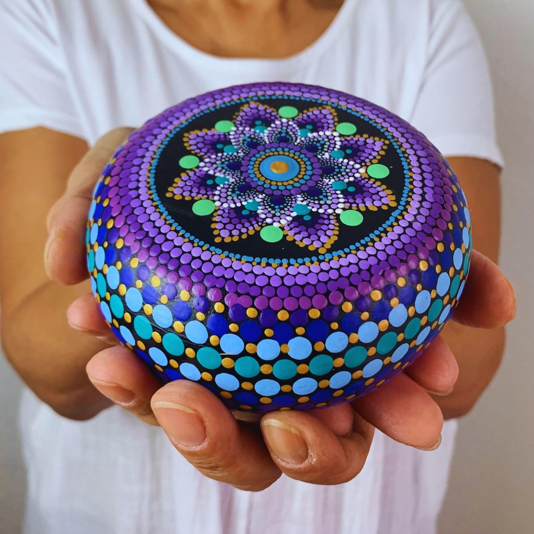 Dot Art Mandala Stone, Handpainted Rock With Dots, Pointillism Mandala ...