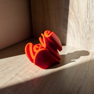 3D Love Sculpture An Expression of Love from All Angles