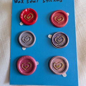 Adesivi con sigillo in ceralacca a forma di cuore e a forma di cuore aggiungono un tocco di eleganza alle tue lettere e alle pagine di scrapbooking con retro autoadesivo