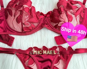 Ensemble de lingerie froncée avec broderie en maille fleurie, String personnalisé avec lettre, Nom avec breloques amovibles en or, Ensemble de lingerie prénom