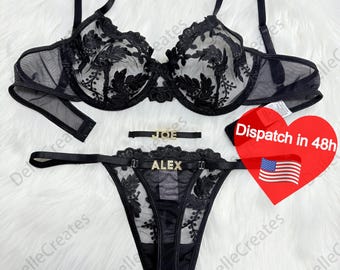 Benutzerdefinierter Name Tanga Blumen-Mesh-Stickerei versammelt Dessous-Set, benutzerdefinierter String mit Brief, personalisierter Name Tanga-Set
