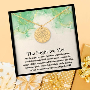 Collana con mappa stellare "The Night We Met", collana con mappa stellare personalizzata, collana incisa, ciondolo con moneta, gioielli con biglietto d'auguri personalizzato