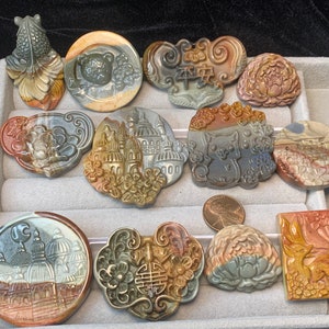 Alashan Agate Carving Pendant: Rainbow Color Luck Charms