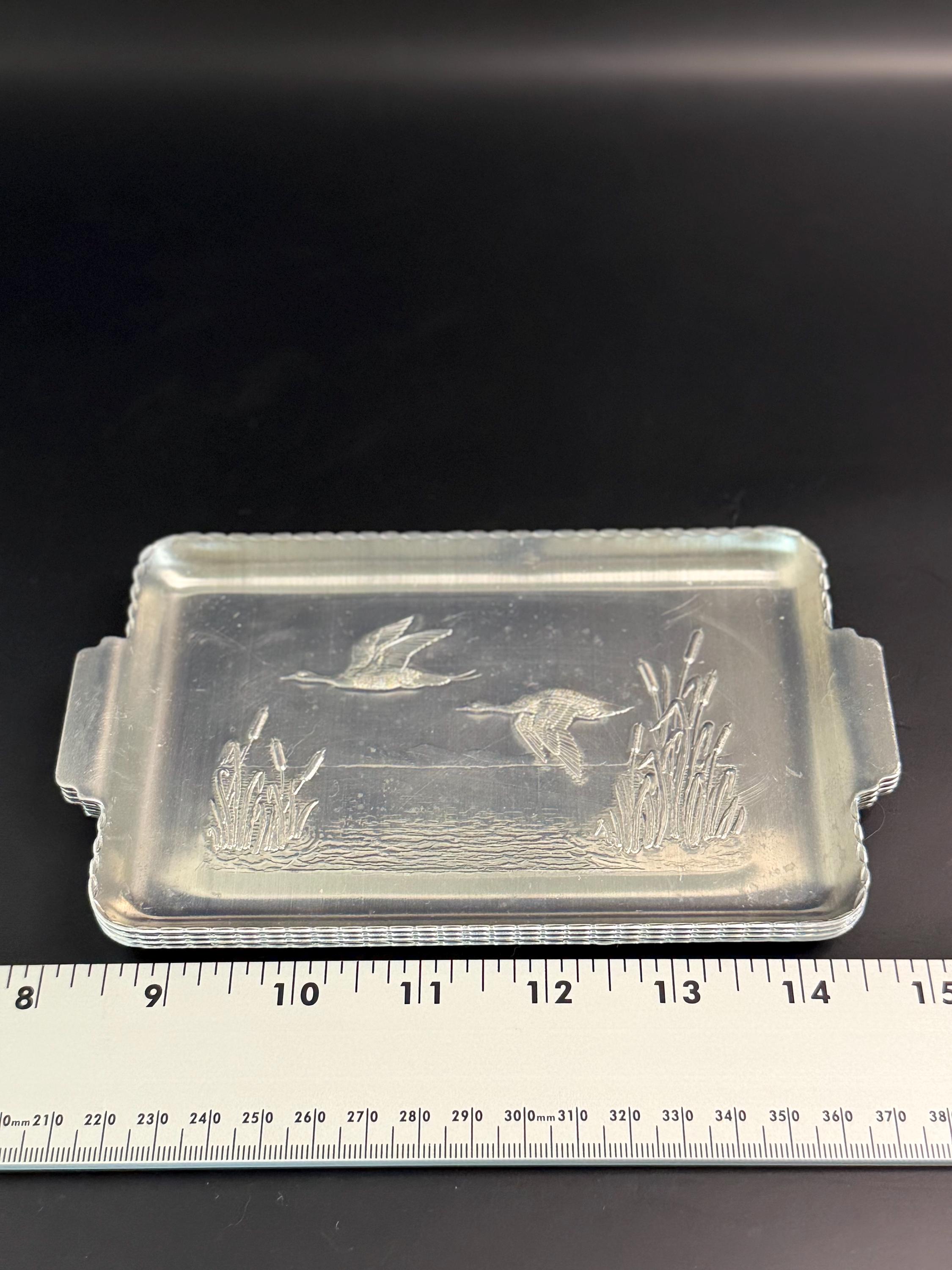 ビンテージ ハンマード仕上げの金属製トレイ ヴィンテージ ハンマー加工 アルミトレイセット フライングダックス