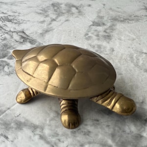 Bandeja para baratijas en forma de tortuga de latón macizo con tapa