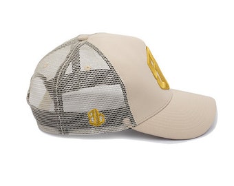 Gymtwin Logo Trucker Baseball Cap - Cream/Gold