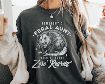 Feral Aunts Shirt, Funny Aunt Shirt, Cool Auntie Shirt, Weirdcore Possum Shirt, New Aunty Gift, Promoted to Aunt, Pregnancy Reveal to Sister