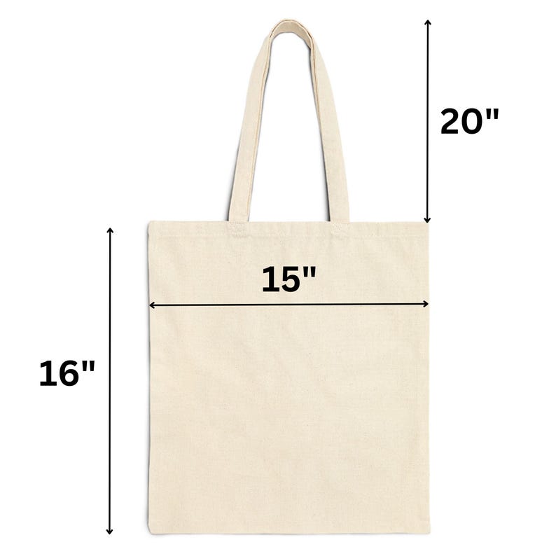 Puede incluir: Un bolso tote de lona en blanco, de 38 cm de ancho, 41 cm de alto y 51 cm desde la parte superior de las asas hasta la parte inferior. La bolsa est&aacute; hecha de una tela natural sin blanquear, con dos asas.