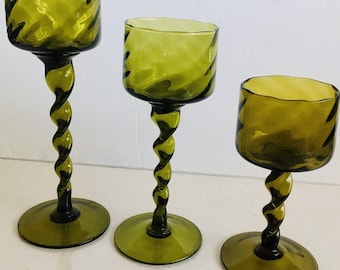 Empoli 3 Stück Olivgrüne mundgeblasene verdrehte Kerzenhalter aus Glas