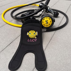 Custom SCUBA Regulator Cover – Neoprene Second Stage Protector with a Pufferfish & Personalized Text – SCUBA Diving Gift