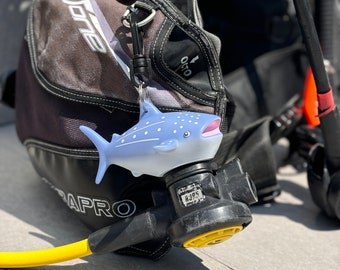 Whaleshark octopus alternate air source holder clips onto your Buoyancy Control Device ( BCD )