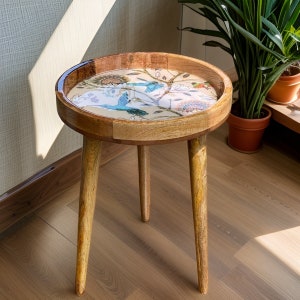 Table d'appoint en bois de manguier massif Table d'angle idéale, cadeau unique, pieds amovibles, emballé à plat, superbe colibri image 6