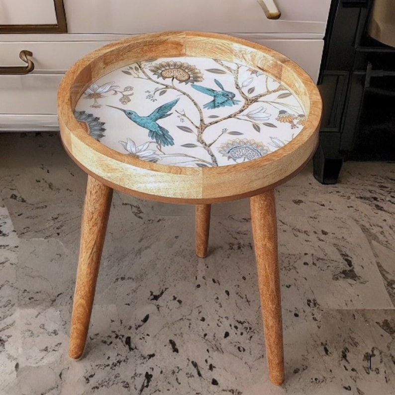 Table d'appoint en bois de manguier massif Table d'angle idéale, cadeau unique, pieds amovibles, emballé à plat, superbe colibri image 3