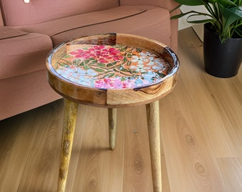 Table d'appoint en bois de manguier massif, plateau d'angle idéal, cadeau unique, pieds amovibles, emballé à plat, superbe motif de mosaïque, cadeau à vie