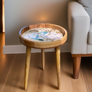 Table d'appoint en bois de manguier massif Table d'angle idéale, cadeau unique, pieds amovibles, emballé à plat, superbe colibri image 2